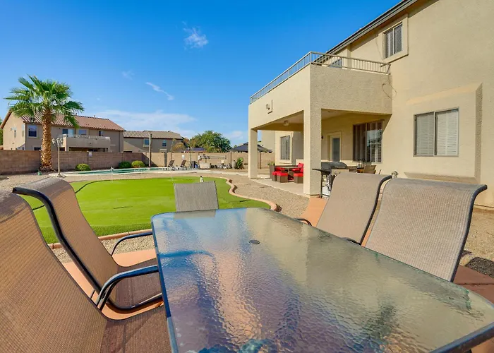 Abode: Pool, Views & On-site Fishing Holiday home *