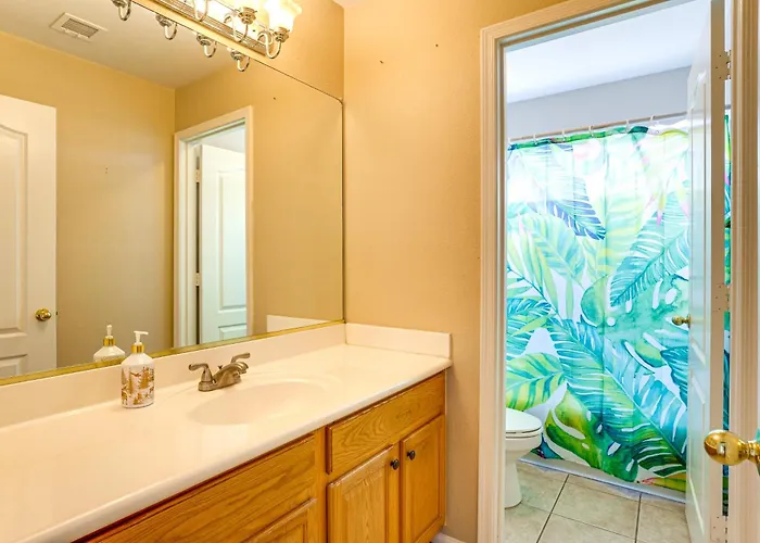 Holiday home Abode: Pool, Views & On-site Fishing Avondale