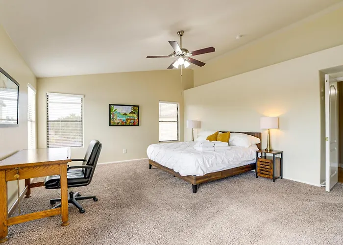 Abode: Pool, Views & On-site Fishing Avondale