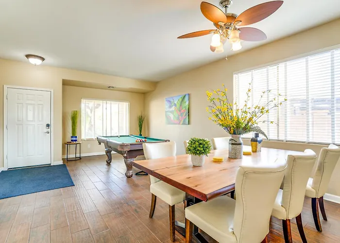 Abode: Pool, Views & On-site Fishing Holiday home Avondale