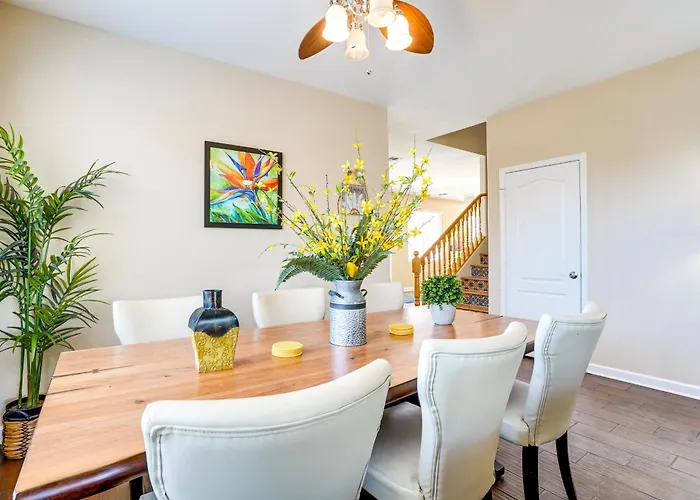 Abode: Pool, Views & On-site Fishing * Avondale