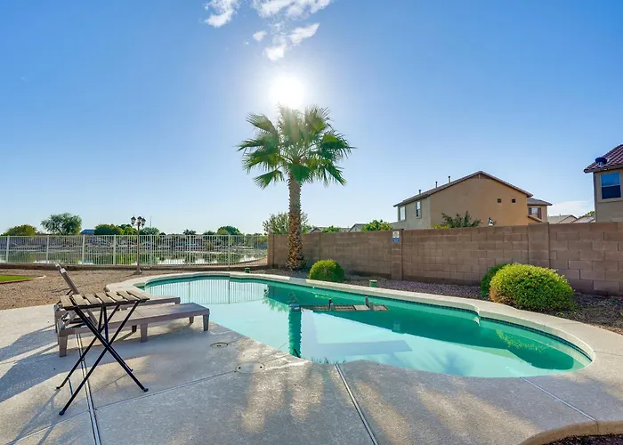 Holiday home Abode: Pool, Views & On-site Fishing Avondale